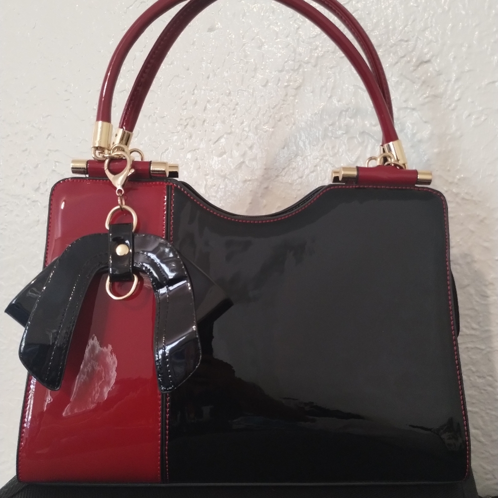 Scarleton patent leather purse